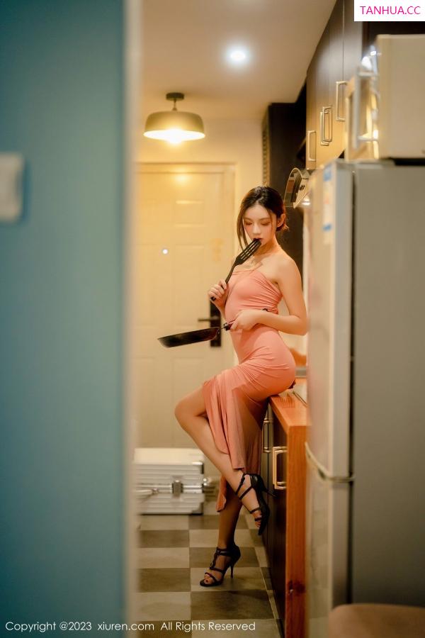   [XiuRen]高清写真图 2023.03.20 No.6437 加朵babe 美腿丝袜第9张图片